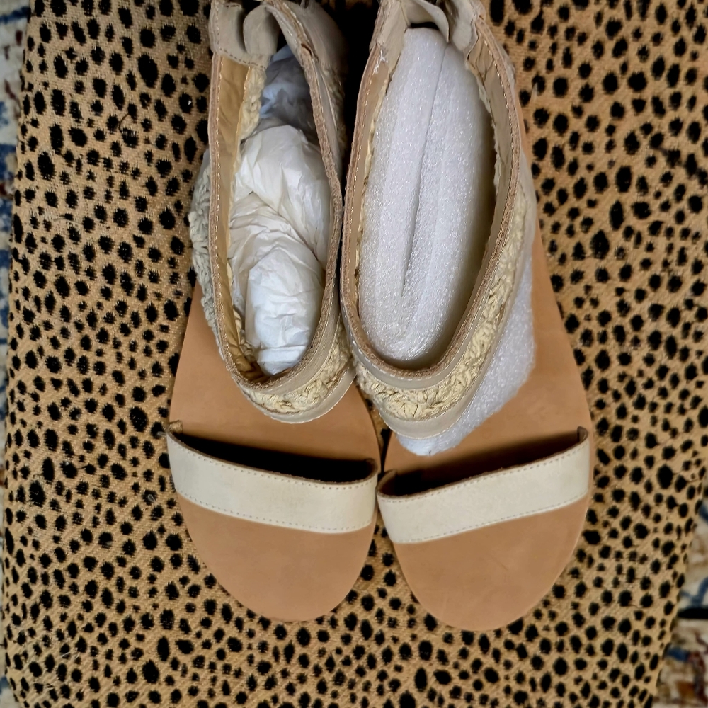 Latigo Beige Sandals with Zipper